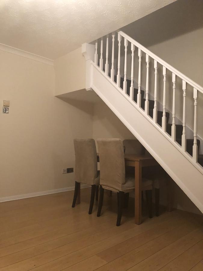 Waltham Abbey Private Property Екстериор снимка